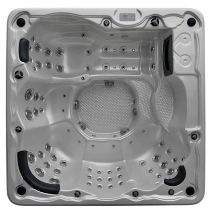 حوض الاستحمام الساخن